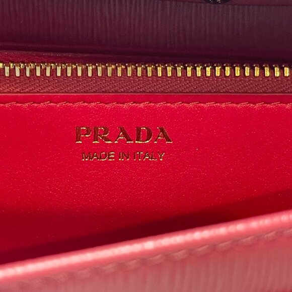 Prada Vitello Move Leather Wallet on Chain - Peonia - Preowned - Picture 11 of 12